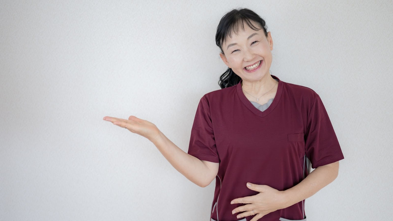 訪問看護に必要なスキルについて解説するベテラン訪問看護師